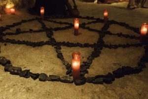 Lee más sobre el artículo Arquidiócesis de Ibagué lanza alerta por realización de ritos satánicos en la ciudad