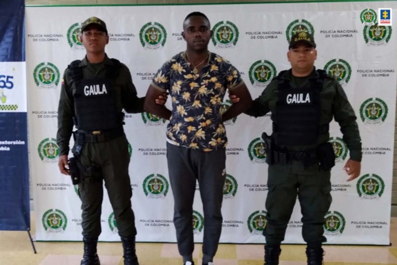 Lee más sobre el artículo Cárcel para hombre que presuntamente extorsionó a un sacerdote de Ibagué