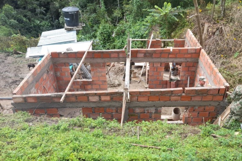 Lee más sobre el artículo Ejército Nacional construyó casa a madre cabeza de hogar en el sur del Tolima