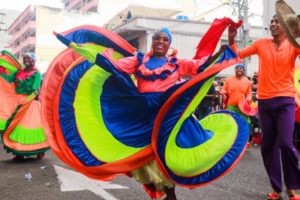 Lee más sobre el artículo Ibaguereños y colombianos se gozaron el regreso del desfile Nacional e Internacional del Folclor