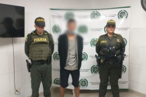 Lee más sobre el artículo Sujeto fue capturado por hurtar elementos de un establecimiento comercial en Ibagué