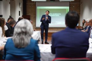 Lee más sobre el artículo Alcalde gestiona ante el MinVivienda recursos para terminar el Acueducto Complementario de Ibagué 