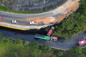 Lee más sobre el artículo Dos personas lesionadas deja accidente de tránsito entre Cajamarca y Calarcá