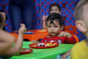 Lee más sobre el artículo Niños ibaguereños en condición de vulnerabilidad cuentan nuevamente con la Guardería Nocturna