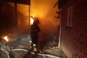 Lee más sobre el artículo Bomberos de Ibagué atendieron incendio estructural esta  madrugada