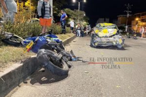 Lee más sobre el artículo Fuerte accidente de tránsito dejó dos personas heridas en Ibagué