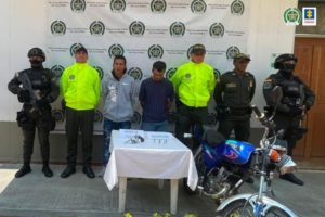 Lee más sobre el artículo Cárcel para ‘El Indio’ y ‘El Flaco’ tras ser capturados con un arma de fuego ilegal en Rovira