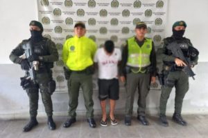 Lee más sobre el artículo ¡Pequeño pero peligroso! Capturaron a ‘El Enano’ en el municipio de El Espinal