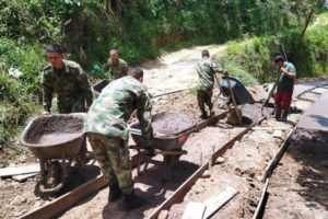 Lee más sobre el artículo Soldados del Ejército Nacional se pusieron la 10 por los campesinos del norte del Tolima