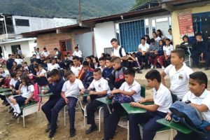 Lee más sobre el artículo A paro indefinido entraron estudiantes de Dolores ante la falta de transporte escolar