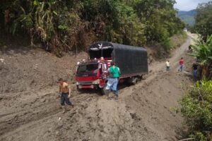 Lee más sobre el artículo En pésimas condiciones está la vía Villahermosa – Líbano