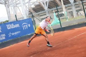 Lee más sobre el artículo Avanza categóricamente en Ibagué el torneo de tenis ITF M25