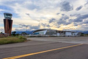 Lee más sobre el artículo Aeropuerto Perales ya tiene el aval para mejorar condiciones de sus pasajeros