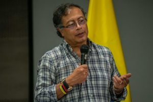 Lee más sobre el artículo Presidente Petro anuncia la reanudación de los diálogos de paz con el ELN