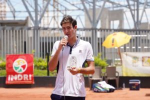 Lee más sobre el artículo El brasileño Gustavo Heide es el ganador de la copa de tenis ‘Ibagué destino deporte’ ￼