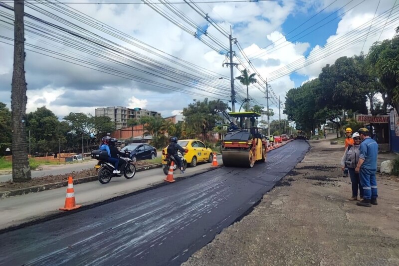 Lee más sobre el artículo Avanza la rehabilitación de la malla vial de la avenida Mirolindo de Ibagué