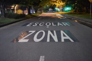 Lee más sobre el artículo Inició el proceso de señalización vial en zonas escolares de Ibagué