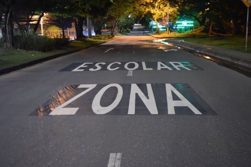 Lee más sobre el artículo Inició el proceso de señalización vial en zonas escolares de Ibagué