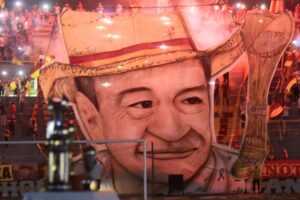 Lee más sobre el artículo Deportes Tolima y Revolución Vinotinto Sur podrían ser sancionados por quema de pólvora