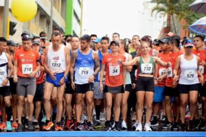 Lee más sobre el artículo Más de tres mil personas corrieron la Media Maratón Musical en Ibagué