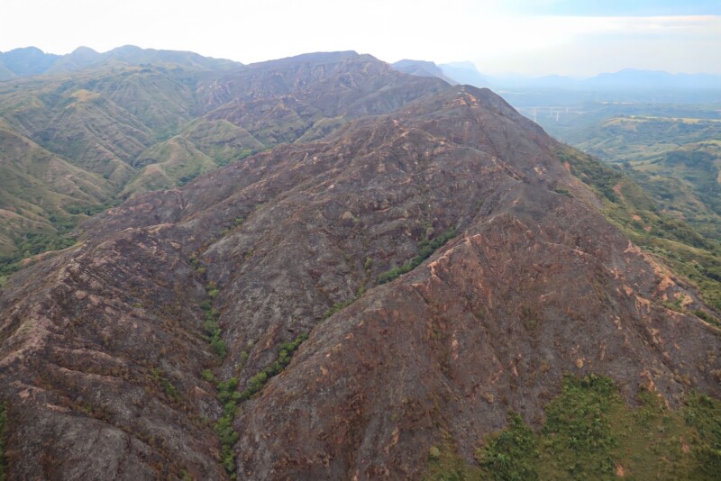 Lee más sobre el artículo Apagaron en su totalidad el incendio forestal que se registraba en los cerros de Gualanday