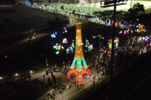 Lee más sobre el artículo Andrés Hurtado y su acierto en el alumbrado navideño