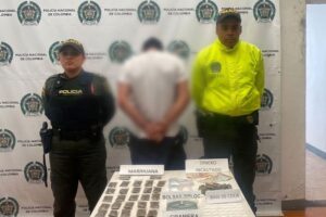 Lee más sobre el artículo ¡Se le cayó el negocio! Capturaron a un hombre en Fresno con dosis de marihuana y Cocaína