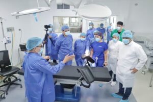 Lee más sobre el artículo Gobernador entregó nueva sala de cirugía en el servicio de partos del Hospital Federico Lleras