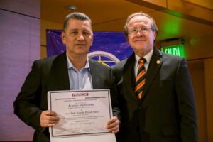 Lee más sobre el artículo Ricardo Orozco fue condecorado como ‘Mejor Gobernador 2022’