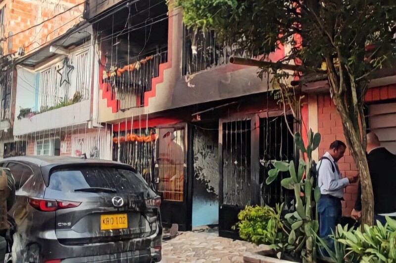 Lee más sobre el artículo Millonarias pérdidas dejó incendio estructural en la comuna Siete de Ibagué