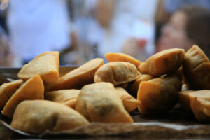 Lee más sobre el artículo ¿Haces la mejor empanada de Ibagué? Demuéstralo en el Festival de la Empanada Tolimense