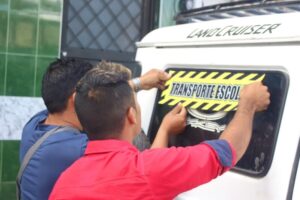 Lee más sobre el artículo Alcaldía de Roncesvalles garantiza el transporte escolar para estudiantes de la zona rural