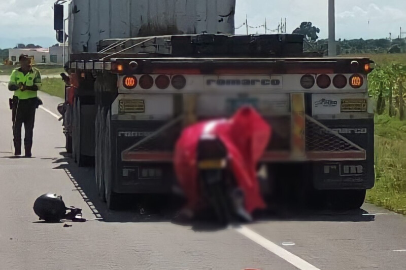 Lee más sobre el artículo Motociclista murió tras colisionar contra un tractocamión en la vía Guamo – Espinal