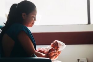 Lee más sobre el artículo En lo que va corrido del año, más de 20 bebés han nacido en el Hospital Federico Lleras Acosta