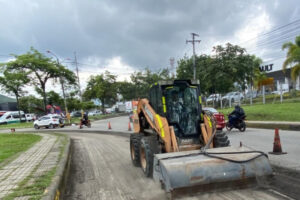 Lee más sobre el artículo Comenzó rehabilitación sobre la glorieta de la avenida Mirolindo