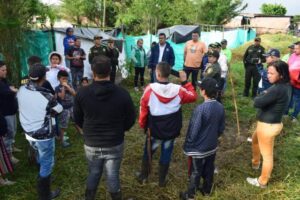 Lee más sobre el artículo Autoridades desalojaron familias que estaban invadiendo un predio en el norte de Ibagué