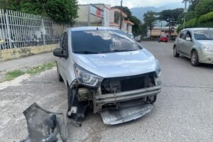 Lee más sobre el artículo En Ibagué, esposos denuncian que los accidentaron y el responsable huyó del lugar
