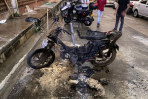 Lee más sobre el artículo Llamas consumieron en su totalidad una motocicleta en Ibagué