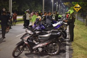 Lee más sobre el artículo Operativo contra piques ilegales deja 36 motocicletas inmovilizadas en Ibagué