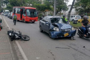 Lee más sobre el artículo Tres personas heridas dejó accidente de tránsito en la avenida Pedro Tafur de Ibagué
