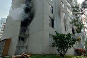 Lee más sobre el artículo Pérdida total dejó incendio estructural en la comuna Ocho de Ibagué