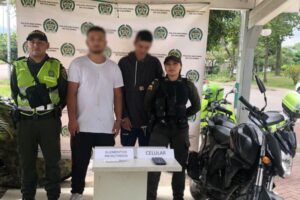 Lee más sobre el artículo ¡Qué joyitas! Los capturaron por hurtar un celular en Ibagué
