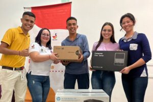 Lee más sobre el artículo Consejeros Municipales de Juventud del Tolima recibieron kits tecnológicos