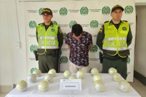 Lee más sobre el artículo Capturado tras ser sorprendido lanzando marihuana a la cárcel de Picaleña
