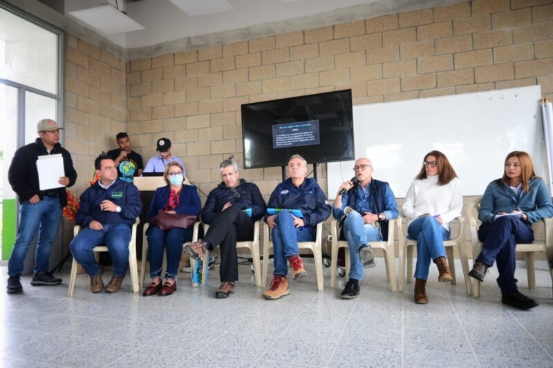 Lee más sobre el artículo Tolima, Caldas, Quindío y Risaralda trazan ruta para conservar el Parque Natural Los Nevados