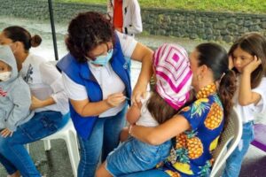 Lee más sobre el artículo Exitosa jornada de vacunación contra el Virus del Papiloma Humano en Ibagué