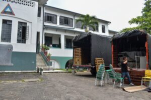 Lee más sobre el artículo ¡A estrenar pupitres! Alcaldía entrega mobiliario escolar a colegios en obra en Ibagué