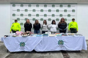 Lee más sobre el artículo Cayeron ‘Las Mecheras’ por robar mercancía en zona céntrica de Ibagué