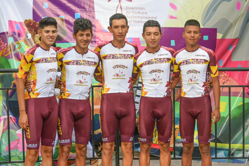 Lee más sobre el artículo Con 164 corredores de 25 equipos inició la Vuelta al Sur Huila-Tolima 2023