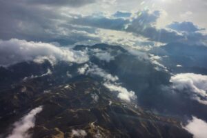 Lee más sobre el artículo Alcalde de Ibagué sobrevoló la zona del Volcán Nevado del Ruiz